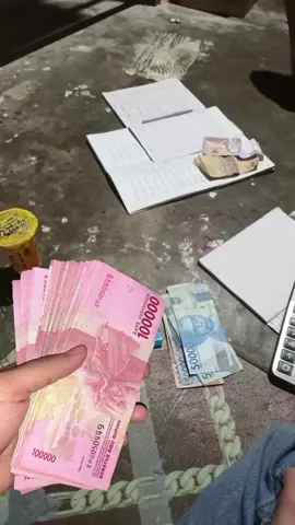 biarlah gaya kuno tapi isi dompet full Soekarno bah🤑#bahanswmu #fypシ゚viral #fyp #mentahan #saldo #soundviral 