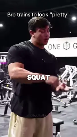 Bro doesnt even lift😭 #togi #funny #GymTok #larrywheels @TOGI 
