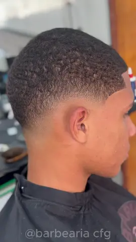 FICOU FACIL FAZER DEGRADE DO JACA CURTINHO 2 DEDOS #degrade #viral #foryoupage #tutorial #barbeiro