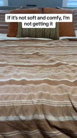 Im just going to be honest. Dont let this slip out of your cart, because its baby blanky soft ✨ #fallthrowblanket #throwblanket #falldecor #softblanket #checkeredblanket 