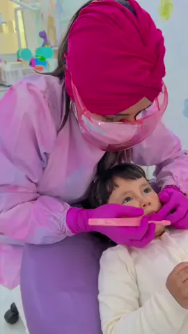 Cepilla los dientes de tu peque siempre levantando el labio 🫶 # foryou #fyp #dentist #dientes #odontopediatria #baby #niños #odontopediatria #baby #niños #chiclayo #international  #peru🇵🇪 