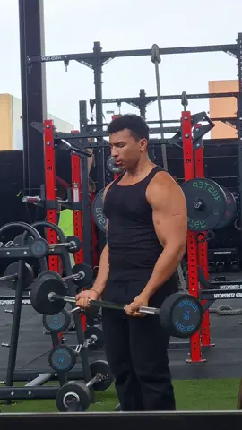 No descansaré hasta que mi vida empiece a sonar así 💪🏽🔥, es una promesa ❤️‍🩹. 🗣️ ÚNETE A LA FAMILIA 🔱🦍.. #tumaridomoises #aesthetic #volumenlimpio #GymLife  #motivacióngym #procesos #superacion #disciplina #gym #gymrats🐀💪 #motivacion #gymbro #gymrat 