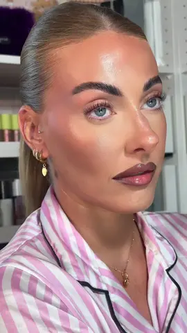 Blonzing is tne new bronzing 🫶🏻 using @PLOUISE cheek of it blush in shade “amber attitude” #blush #makeuptutorial #makeup 