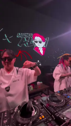 @bravyson.vconk X @mister.aloy  .  #packagecollective #packagearmy #packagearmysurabaya #shelterclubsurabaya #sheltersurabaya #clubsurabaya #nightclubsurabaya #eventsurabaya #indobounce #shltrgvng #surabayanightlife 