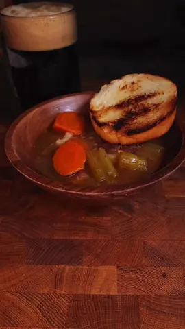 Winter is coming, a nice warm stew with a thick piece of bread is always the best way to stay warm. 😁 #soup #fantasy #tavern #dnd5e #taverndaddy #fantasyfood #cottagecore #ttrpg 