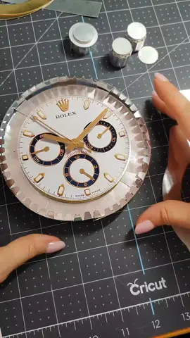 Acompáñame  a ver el armado de este fantástico  Rolex Daytona hecho de cartulina😍 #papeleriacreativa #creativedesign #papayacreativa #rolexdaytona 