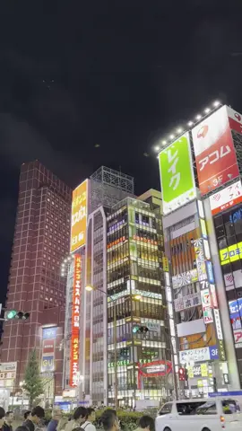 Shinjuku malam #shinjuku #shinjukutokyo #japan #japanvibes #beranda #tokyo #nightvibes #fyp #fypシ #foryou #shibuya #fypシ゚viral 