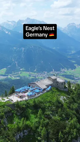 ~ Eagle’s Nest, Germany ~ München nach Kehlsteinhaus (Eagle's Nest) Guide 1. Start am Münchner Hauptbahnhof. 2. Zug nach Freilassing nehmen (~1,5 Std.). 3. In den Zug nach Berchtesgaden umsteigen (~40 Min.). 4. Mit Bus 838 zum Dokumentationszentrum fahren. 5. Shuttlebus zum Kehlsteinhaus. Genieße die atemberaubende Aussicht! 🚉🚌🏔️  #eaglesnest #kehlsteinhaus #berchtesgaden #eaglesnest #bayern #berchtesgadenerland #germany #bavaria #alpen #deutschland #obersalzberg #kehlstein #mountains #alps #wandern  #nature #travel #wanderlust #Hiking #visitbavaria #berchtesgadeneralpen #kehlsteinhauseaglesnest #travelphotography #view #naturephotography #trip 