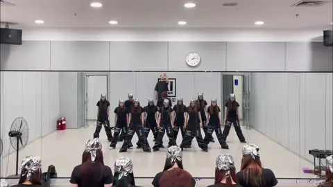 #girsandboys #douyin抖音 #reels有毒 #dancechoreography #fypシ #viralvideo #dance #fyp #ulz_dance0 