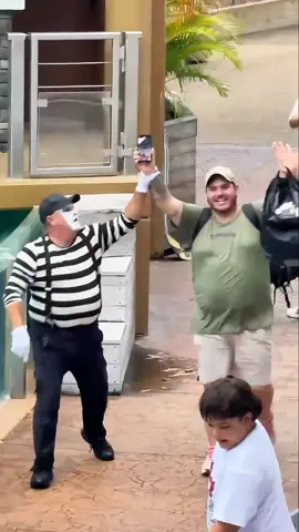 Soo Funny #bestoftom #hilarious #mime #tomthemime #tom #seaworldmime #tomtheseaworldmime #totanthemime #vairal #vairalvideo #funny #funnyvideos #fyp #foryou #foryoupage 
