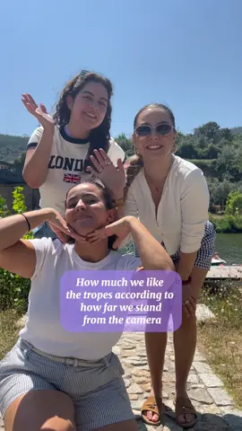 O quanto gostamos dos tropes de acordo com a distância da câmara // How much we like the tropes according to how far we are from the camera 🤭   #bookbesties #bookstagram #bookstagrammer #tropes #favoritetrope #books #booktag #bookcommunity #booklovers #bookchallenge @Hey Cate | Bookstagram 📚 