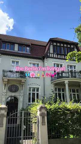 #Berlin #kreuzberg #neukölln #zehlendorf #steglitz #ugly #pretty #berlincity #fyp #fypage #foryou #foryoupage 