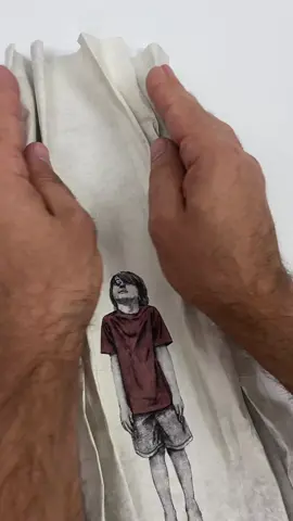 “Squeeze” I’ve had the idea of making a skinny frame closing in for awhile. This is my first attempt bringing it to life. The pose is fun but I think I’d prefer a more dynamic one for my next version.  #contemporaryart #modernart #artcollector #artgallery 