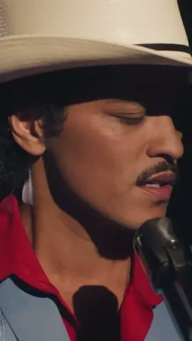 THIS SONG. 👂🏽✨ #brunomars #ladygaga #diewithasmile 