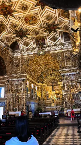 A igreja mais linda do Brasil, no convento de São Francisco, em Salvador. #igrejacatolica #catolicos #fy #fyp #fypシ #fypage #beleza #arquitetura #antigo #historia #linda #salvador #bahia #viagem #viagens #passeio 