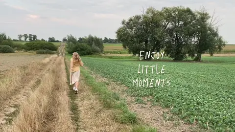 The magic is in the little things 🫶 #nature #cinematic #aesthetic 