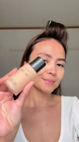 Grwm chanel make uo! This is going to be my favorite foundation this summer! It’s a skincare in a foundation! I can recommend you this! 👌🏻👌🏻👌🏻 #grwm #chanel #chanelmakeup #chanelfoundation @ChanelOfficial 