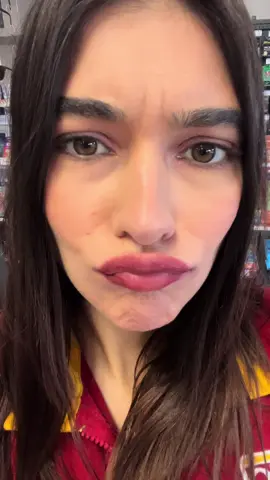 Mi parte favorita cuando trabajo🥰 @heladosholanda  #mordiskeaelmomento #escuchatuñam #publicidad 