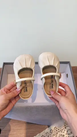 Giày sục cho bé tập đi, giày lười bé gái đi học đi chơi da mềm êm chân, da xếp ly xinh xắn, đế êm chống trượt. #giaybegai #giaychobegai #giayluoi #succhobegai #giaydihoc 