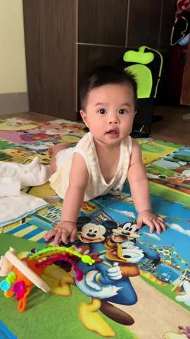 Búp măng non trừ những lúc è è thì e rất đáng yêu 🥰 #embedangyeu #embedethuong #xuhuongtiktokk #fypシ #khoanhkhacdangyeu #gấu2612 #tromviaconyeu #embe #embecuabame #babytiktok #trending #fypシ゚viral 