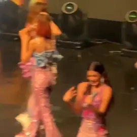 #mikhaiah : tawang tawa yan siya sa ate niya 🤭😂 #biniaiah #binimikha #bini #foryou #fyp #foryoupage #viral 