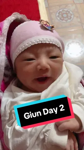 Giun Mỹ Lâm ngày thứ 2 chào đời.. nhìn cứ như kiểu mắt 1 mí ấy nhở? con mẹ zô tri nói chuyện với em chỉ biết e với é 🤣🤣🤣 #Giun #GiunMyLam @Giun Dế Family 🪱🦗 @Mẹ em Giun 👻 