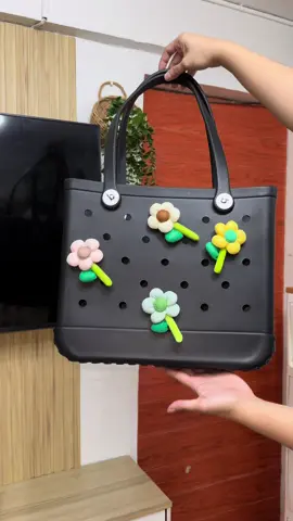 Ang kyuuuuuuut 🌻😍… #bags #totebag #totes #BeachBag #trending #viral #fyp #rodalenenavarro 