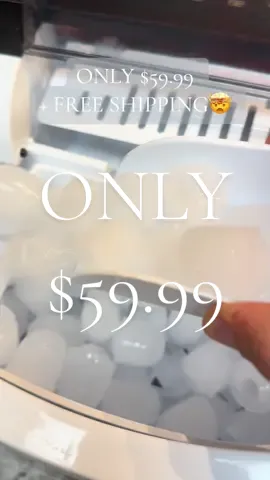 Wow I’m shocked at how quickly this thing fills up! 1000/10 on this one! & the price is amazing! 🧊🧊🧊 #ice #icemaker #icemachine #TikTokShop 