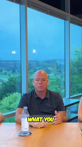 Unlocking Real Estate Success: Market Cycles and Timing Tips! The video discusses real estate market dynamics, focusing on opportunities in market cycles and the significance of timing for buyers and sellers.