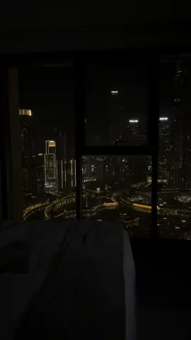 Bedroom views were giving 😍😍   #dubai🇦🇪 #burjkhalifa #dubaitiktok #dubaitiktok #thingstodoindubai #dubaiitinerary #trending #fyp #softlife #softlifebabe 