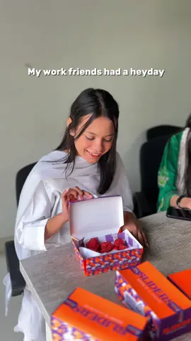 SPICY nashville chicken from Sliders! 🥵 #fyp #foryou #pakistanifood #spicechallenge 