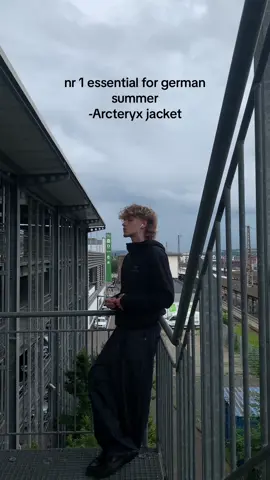 straight fax,it‘s raining all the time😶‍🌫️😶‍🌫️ #arcteryx #outfit #fashion #fitcheck #cropped #fashioninspo #baggyjeans #loafer #jewelry #OOTD #rain #germany 