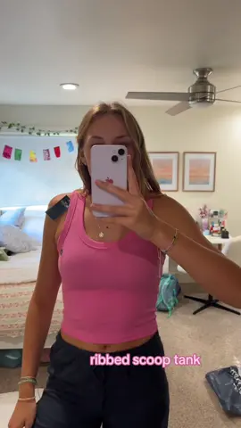 my favorite brand for the summer ☀️ @hollister #HollisterPartner #buildafit #buildahcofit #outfitinspo #haul 