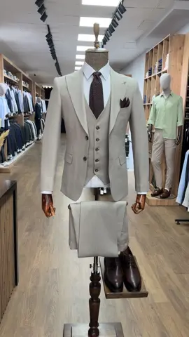 Krem Takım Elbise ile Tarzını Yansıt! ⭐ Mağaza📍: Turgut Özal mahallesi 67. sokak No: 36 /A Esenyurt İstanbul  Haftanın 7 günü saat 10:00 - 21:30 saatleri arasında hizmet vermekteyiz. Whatsapp: 0545 429 08 74 www.beyclass.com #beyclass #suit #suits #kombin #menfashion #style #stil #menstyle #takımelbise #düğün #nişan #söz #mezuniyet #öneçıkar #fypp #casual #giyim #erkekgiyim #kruvaze #smokin #damat #güneydoğu #istanbul #izmir #ankara 