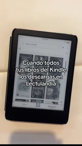 Arriba la lectura accesible para todos 🤸🏽❤️ #kindle #lectura #leer #reading #read #kindle #girl #fyp 
