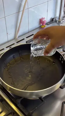 ✨ رازهای مرغ مجلسی که تا بحال ندیدین 🤩 روش پخت مرغ برای مجلس چه سه تا ران چه سه هزار تا ران همینه و مطمئن باشید بهترین تجربه غذاییتون میشه البته فن پخت هر آشپز متفاوته ولی این طرز تهیه شما رو به یک مرغ متفاوت میرسونه ☺️ مواد اولیه برای ۴ نفر : ران مرغ کوچک برای هر نفر یک عدد یا ران مرغ درشت سه عدد (من جمعا ۱/۷ کیلو شد ۳ تا ران مرغ) پیاز ۲ عدد درشت یا ۳ عدد ریز سیر ۲ تا ۳ حبه هویج یک عدد متوسط فلفل دلمه ۲/۳ یک عدد کوچک یا نصف یک عدد متوسط  آبلیمو یا آبغوره ۳ تا ۵ قاشق غذاخوری  رب گوجه‌فرنگی ۲ قاشق غذاخوری آب یک لیوان کره ۵۰ گرم مجموعا ادویه شامل :  پودر زنجبیل یک قاشق چایخوری  زعفران دم کرده سرکه بالزامیک زردچوبه یک قاشق چایخوری فلفل قرمز و سیاه به اندازه تحمل هل دو عدد #زرشک_پلو_با_مرغ  #مرغ #مرغ_مجلسی #آشپزی #آشپزی_آسان  #آشپزی_ایرانی  #اشپزی_خانگی🤗  #اشپزی_بامن😋  #اشپزی_راحت_آسان_لاکچری😂  #غذا #غذای_خانگی  #غذای_خوشمزه  #خوشمزه #هنر #فن #خلاقیت #ایده #ترفند #تکنیک #روش #طرزتهیه #رسپی #ناهار #شام #آموزش #اموزش #سفره #طعام #مجلس #مجلسی #غذای_سنتی #لذت #لذیذوخوشمزه  #نذر  #نذری #محرم #صفر #رمضان #افطار_رمضان  #عید #عیدمبارک  #عید_مبارک  #کلیپ #جدید #ایران #ایرانی #ایرانیان #فارسی #فارسی_زبان  #فارسی_تیک_تۆک  #تیک_تاک_فارسی  #فارسی_تیک_تاک  #تیک_تاک_ایرانی  #ایرانی_تیک_تاک  #افغانی_تیک_تاک  #تیک_تاک_افغانی  #فارسی_زبانهای_جهان  #فارسی_زبانان_اروپا  #iran #irani  #iranian  #iraniantiktok  #iranianfood  #iran🇮🇷  #afghanistan🇦🇫  #afghanistantiktok  #farsitiktok  #farsi  #persiantiktok  #persianfood  #persian  #fy #foryou  #IRAN 