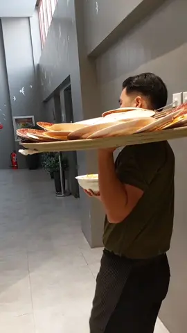 Life as a Food & Beverage Server dito sa pinas #waiter #waiterslife #waiterchallenge #skills #hospitality #hospitalityindustry 