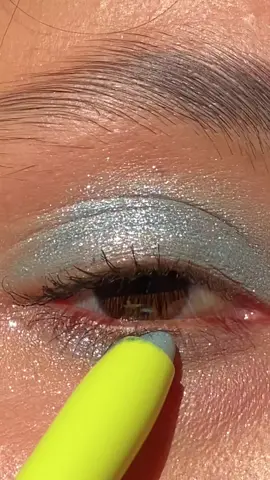 Shade: Cloud Kid  SPARKLESTIK Eye Crayon 🌥️ @Half Magic #eyeshadow #eyeglitter #makeuplook #glitter 