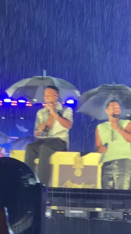 Cantar la Tormenta 🎶bajo la lluvia 🥹 #aventura #latormenta #cerrandociclos #romeosantos #estadiocorregidora 