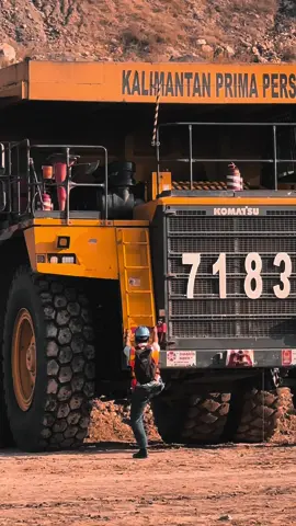 Pejuang produksi. 😬  #fyp#fypシ#anaktambang#storytambang#pesonatambang#tambanghitz#kulitambang#operatormuda 