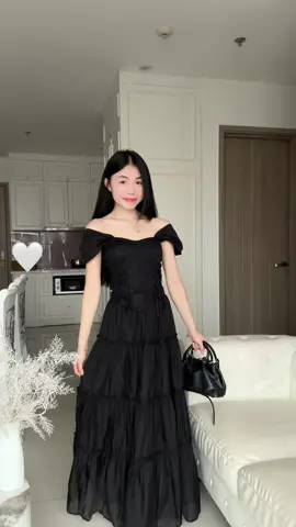 Váy đen dài mặc lên trông đúng sang #lila #22etm #38sp 