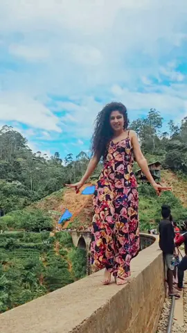 මං ආස තනියම ඉන්න 🥹