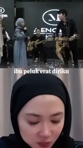 kangen ibu😔🥰🤗                                                           #liriklagu #ibupelukeratdiriku #cover #galaubrutal #asmarakacau #sadvibes #foryoupage #fyp #fypシ゚ #fypシ゚viral #Selendang_Story🧣 