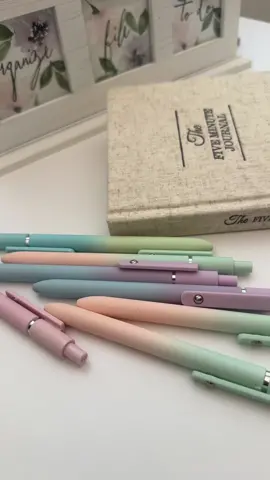 The best pens to write with! So soft, comfortable and cute! #pens #gelpens 