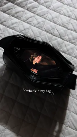 little women is my roman empire… #littlewomen #mujercitas #jomarch #saoirseronan #littlewomen2019 #fyp #whatsinmybag #foryoupage  