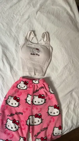 طقم الدلوعات 💞 للطلب رابط المتجر في البايو#hellokitty #fyp #pov #هيلوكيتي #متجر 