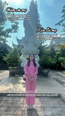 Đứng trước Đức Phật xin Người hãy che chở và soi đường dẫn lối cho những người con yêu thương🙏 #ducphat #nammoadidaphat🙏🙏🙏 #nammoquantheambotat #nammobonsuthichcamauniphat #phatphapvobien 