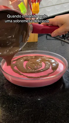 Mousse de Morango #donadecasablogueira #sobremesafácil #gelatina #cozinhandoemcasa 