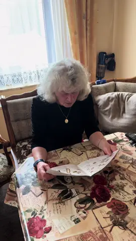 Oma vertrau keinen 