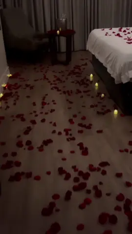 A little welcome back home surprise for bae😉❤️🔞 #hotelroomsetup #romanticsetup #simplepleasures #memories #Love #zimtiktok 